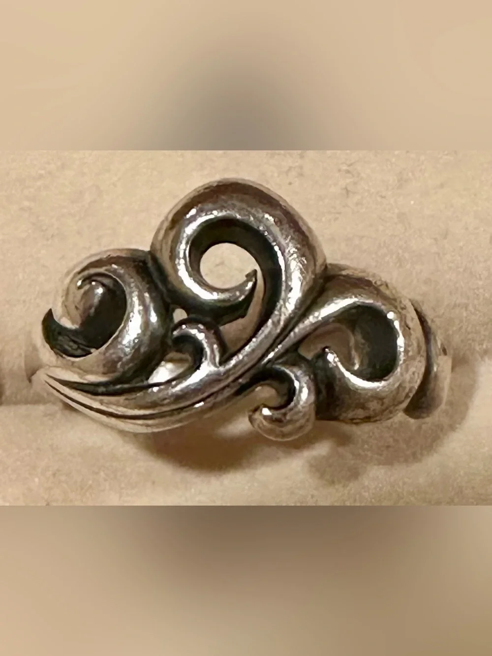 Kabana Sterling Silver Scroll Wave Accent Ring - Size 9